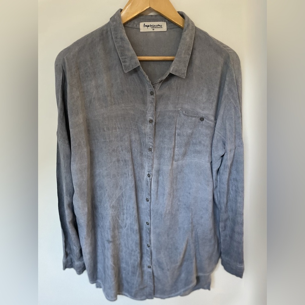 Impressions - Gray Button Up Blouse.  100% Rayon.